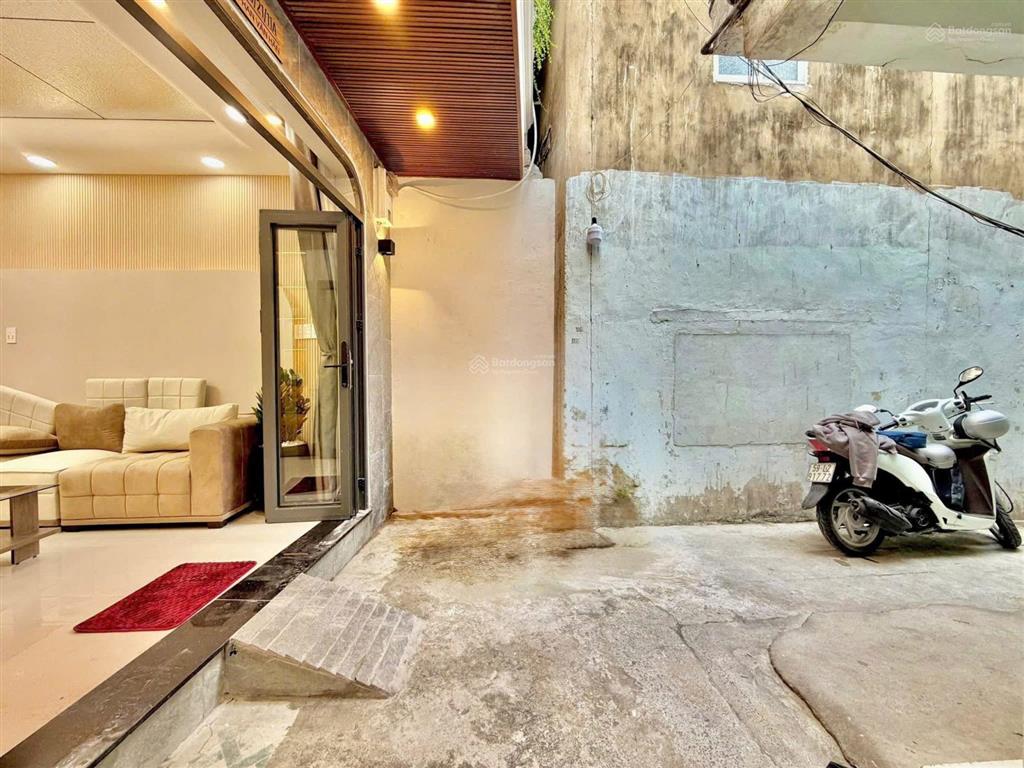 Giảm 500 tr ! bán nhà phan văn hân mới xây 2 tầng 4 pn 60m2 giá 6 tỷ 1 giáp q1