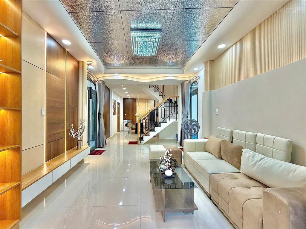 Giảm 500 tr ! bán nhà phan văn hân mới xây 2 tầng 4 pn 60m2 giá 6 tỷ 1 giáp q1