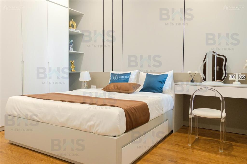 Chính chủ bán căn 2pn 63m2 view biển trực diện, tầng cao, ban công siêu rộng+tặng kèm điều hoà