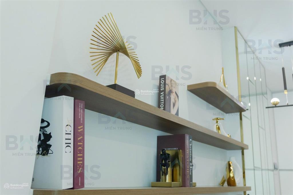 Chính chủ bán căn 2pn 63m2 view biển trực diện, tầng cao, ban công siêu rộng+tặng kèm điều hoà