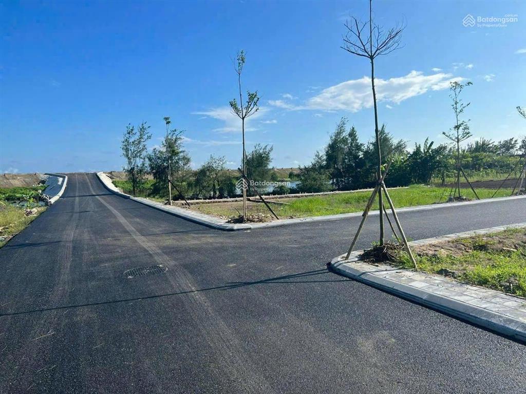 Chính chủ cần bán đất mặt biển sẵn sổ