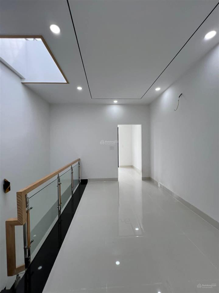 Nhà riêng đẹp xuất sắc tại nguyễn văn linh, còn tl, 125m², 3pn, 2wc, shr, hẻm xe hơi giá chốt 750tr