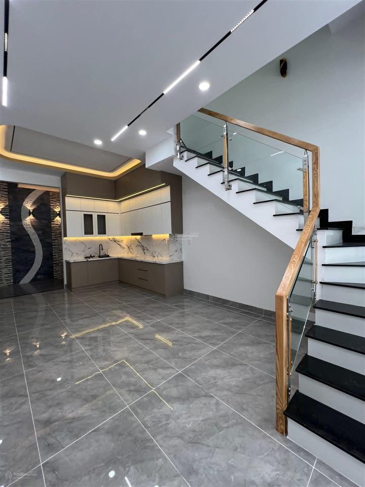 Nhà riêng đẹp xuất sắc tại nguyễn văn linh, còn tl, 125m², 3pn, 2wc, shr, hẻm xe hơi giá chốt 750tr
