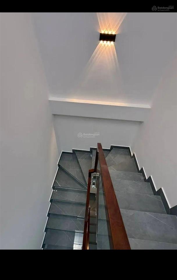 Nhà 1 trệt 2 lầu thiết kế hiện đại 125m2 tại tân hương, 860tr giá ưu đãi