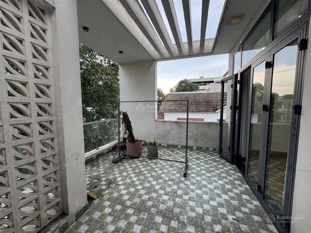 Bán gấp nhà riêng hàng cực hiếm tại phố hoàng mai, 700tr, 125m2, 4pn, 3wc (giá có thương lượng)