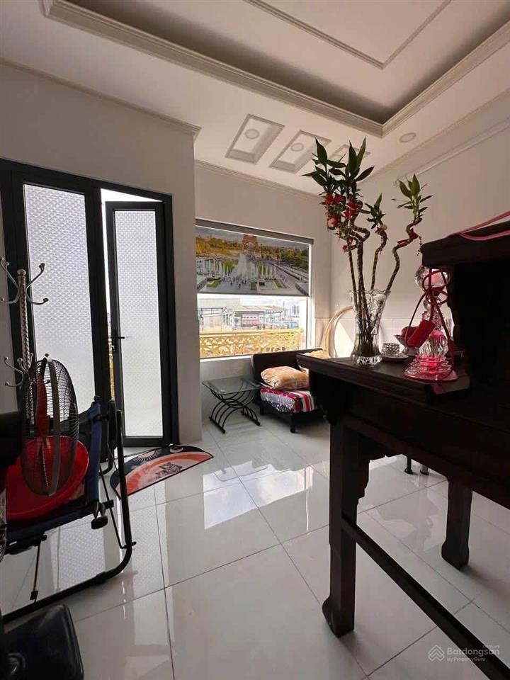 Nhà chủ ngộp bán gấp 1 trệt 3 lầu p15 q8, hoàn công 165m2, pháp lý rõ ràng giá tổng 900tr