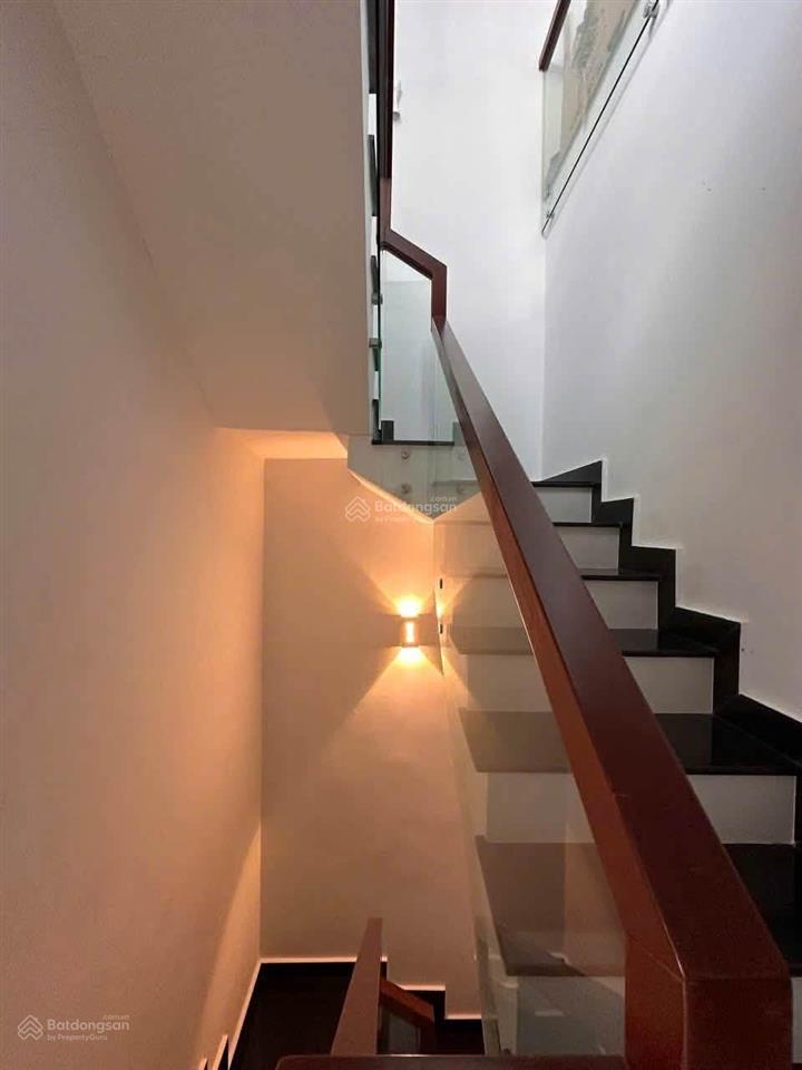 Nhà chủ ngộp bán gấp 1 trệt 3 lầu p15 q8, hoàn công 165m2, pháp lý rõ ràng giá tổng 900tr