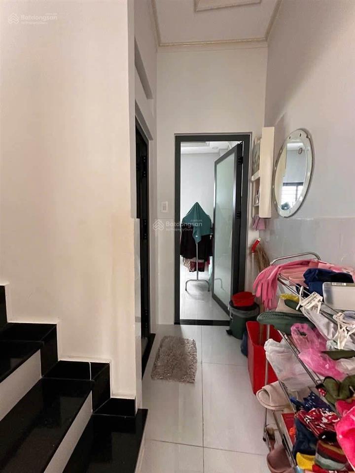 Nhà chủ ngộp bán gấp 1 trệt 3 lầu p15 q8, hoàn công 165m2, pháp lý rõ ràng giá tổng 900tr
