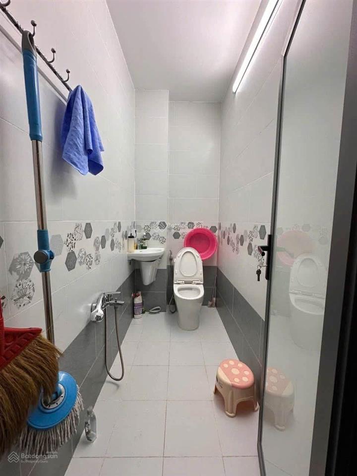 Nhà chủ ngộp bán gấp 1 trệt 3 lầu p15 q8, hoàn công 165m2, pháp lý rõ ràng giá tổng 900tr