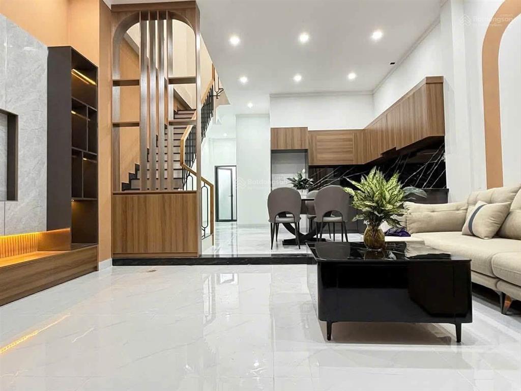 Bán gấp nhà 1 trệt 1 lầu thiết kế sang trọng tại nguyễn văn linh, 998tr, 100 m2, giá tốt hàng hiếm