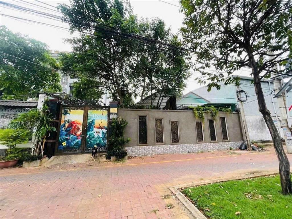 Bán biệt thự mặt tiền 2/9  khuôn viên 801m2  có sẵn 700m2 thổ cư!