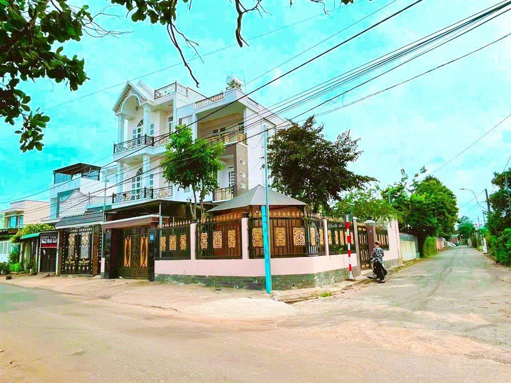 Bán nhà 3 tầng, 2 mặt tiền đường ngô quyền và hà huy giáp tại xã xuân an thành phố long khánh !