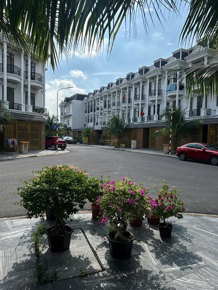 Bán nhanh nhà phố đường nguyễn thị khắp dĩ an giá 5 tỷ 1 sổ đỏ lâu dài xây 3 tầng diện tích 68m2