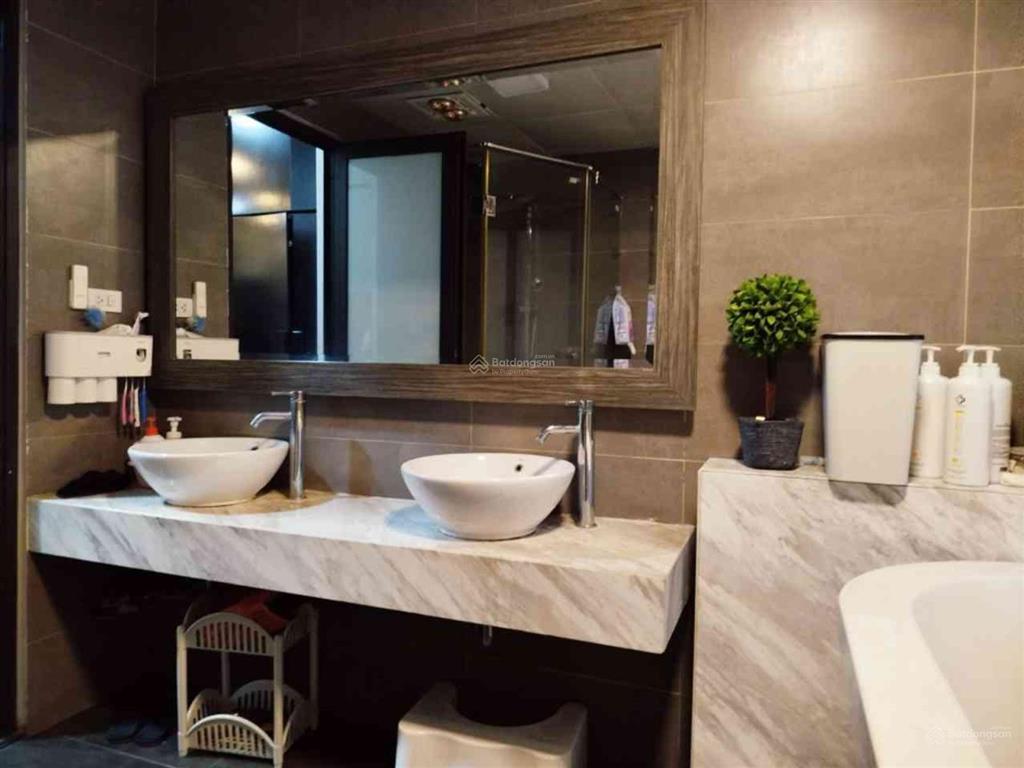 Bán nhà dương quảng hàm  53m  5tầng  2 thoáng, ngõ 4m, nở hậu, sẵn nội thất  13.5tỷ