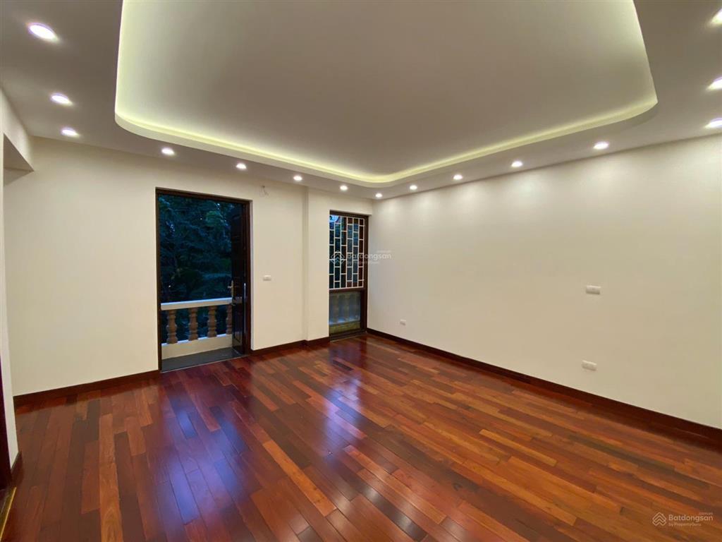 Cho thuê biệt thự kđt trung yên, phố vũ phạm hàm, cầu giấy. dt 150m2, 1 hầm, 4 nổi. giá 55 triệu