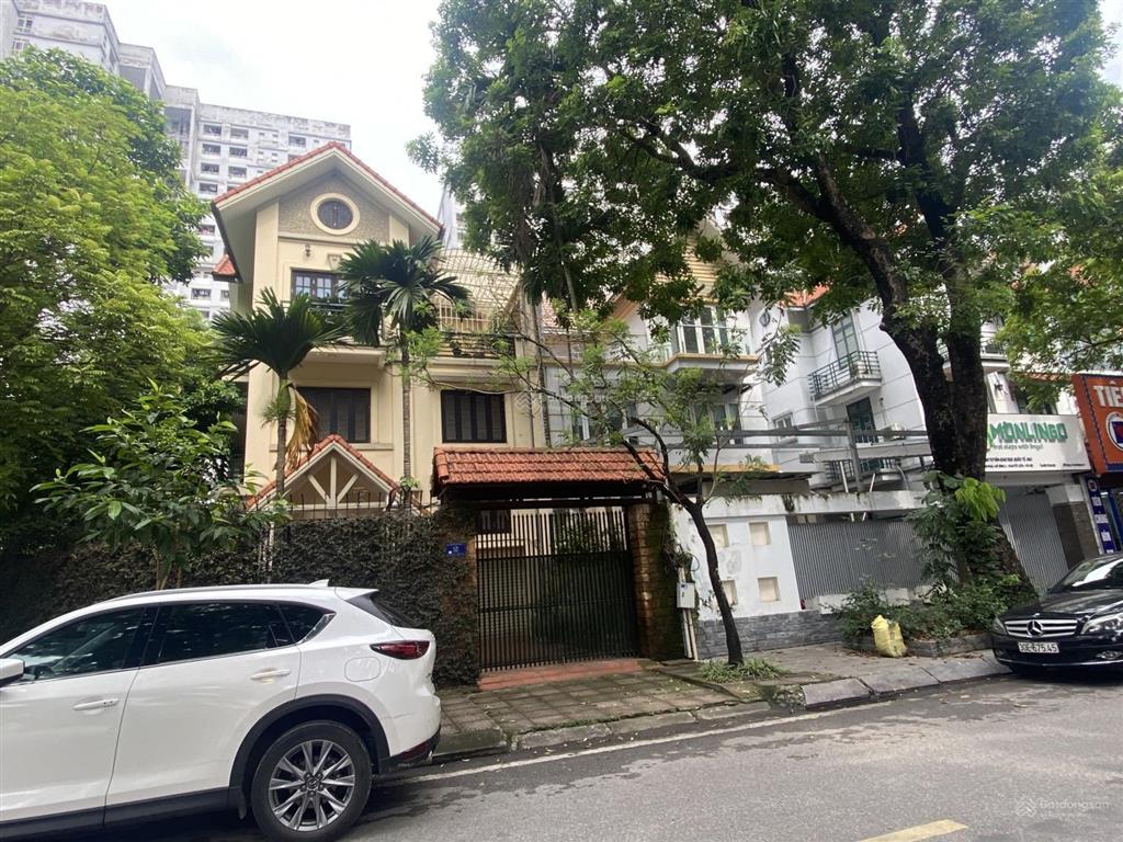 Cho thuê biệt thự kđt trung yên, phố vũ phạm hàm, cầu giấy. dt 150m2, 1 hầm, 4 nổi. giá 55 triệu