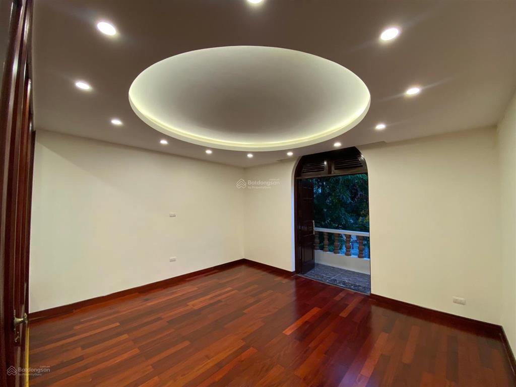 Cho thuê biệt thự kđt trung yên, phố vũ phạm hàm, cầu giấy. dt 150m2, 1 hầm, 4 nổi. giá 55 triệu