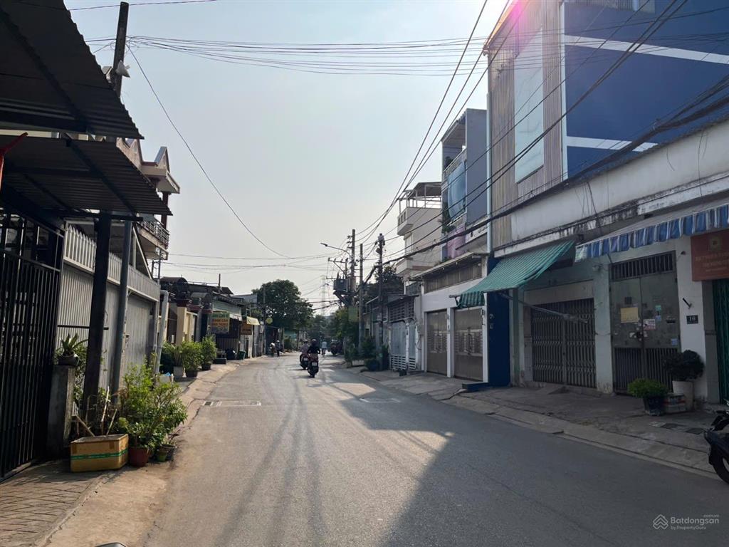 Căn góc  mt đ. số, hiệp phú  c4  270m2, ngang 7,7m nở hậu 10m  16tỷ tl ngay vincom lê văn việt
