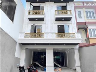 NHÀ THANG MÁY FULL NỘI THẤT – Ô TÔ TRÁNH NHAU – THIÊN LÔI, LÊ CHÂN