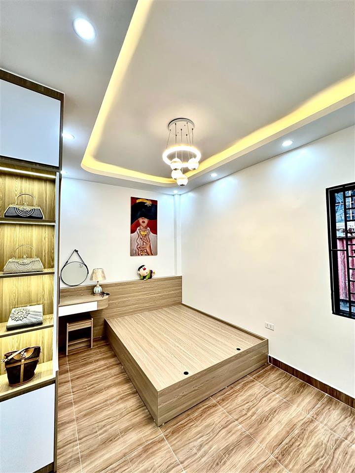 NHÀ XÂY MỚI 3 TẦNG – GẦN VƯỜN HOA NGUYỄN TRÃI

Diện tích gần 80m², xây 3 tầng độc lập