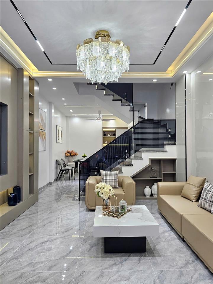 BÁN NHÀ XÂY MỚI – CHỢ HÀNG THÔNG, HỒ SEN

Diện tích: 42m² (thực tế 44m²) x 4 tầng