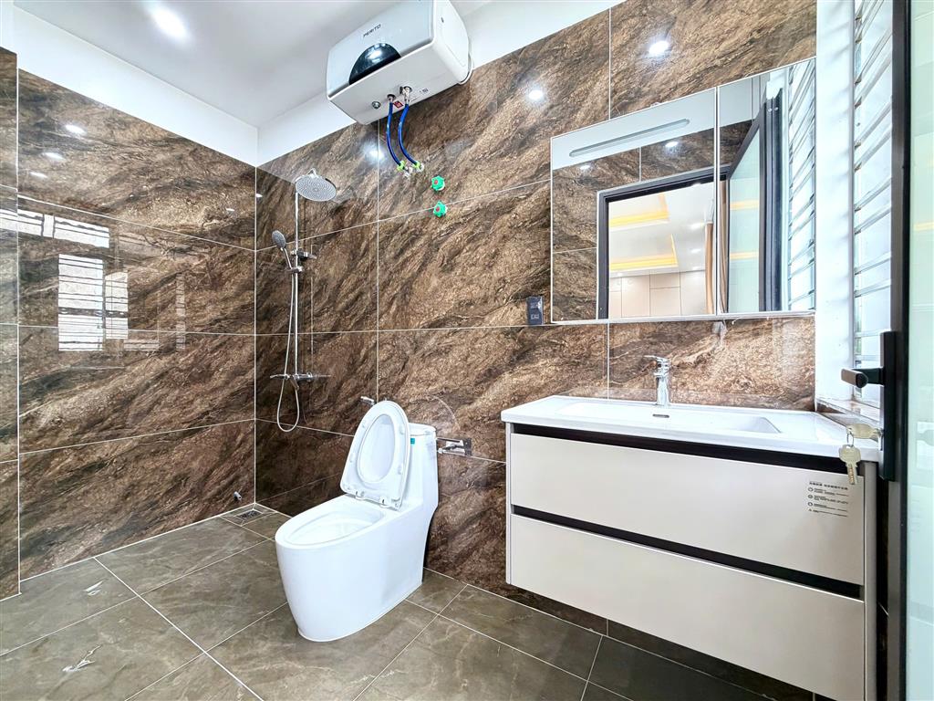 NHÀ XÂY MỚI KHU TĐC VINHOMES RIVERSIDE – HỒNG BÀNG