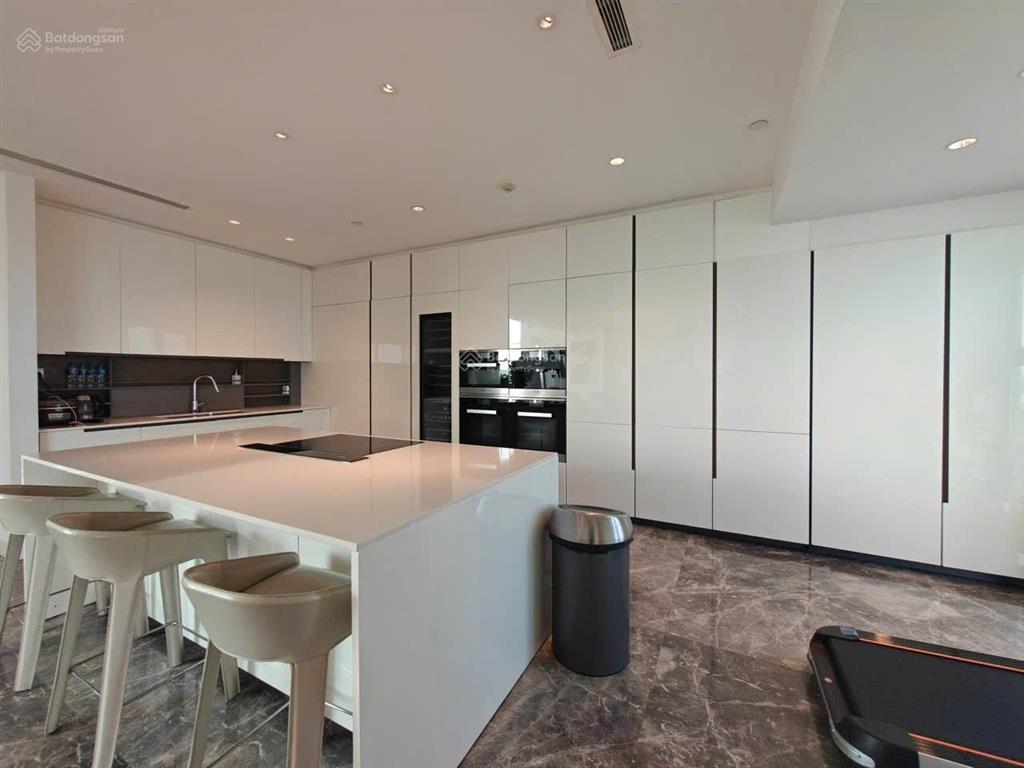 Cho thuê penthouse gateway quận 2, diện tích 584m2, view sông panorama, full nội thất, sân vườn