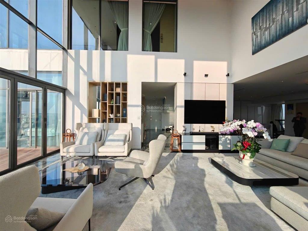 Cho thuê penthouse gateway quận 2, diện tích 584m2, view sông panorama, full nội thất, sân vườn