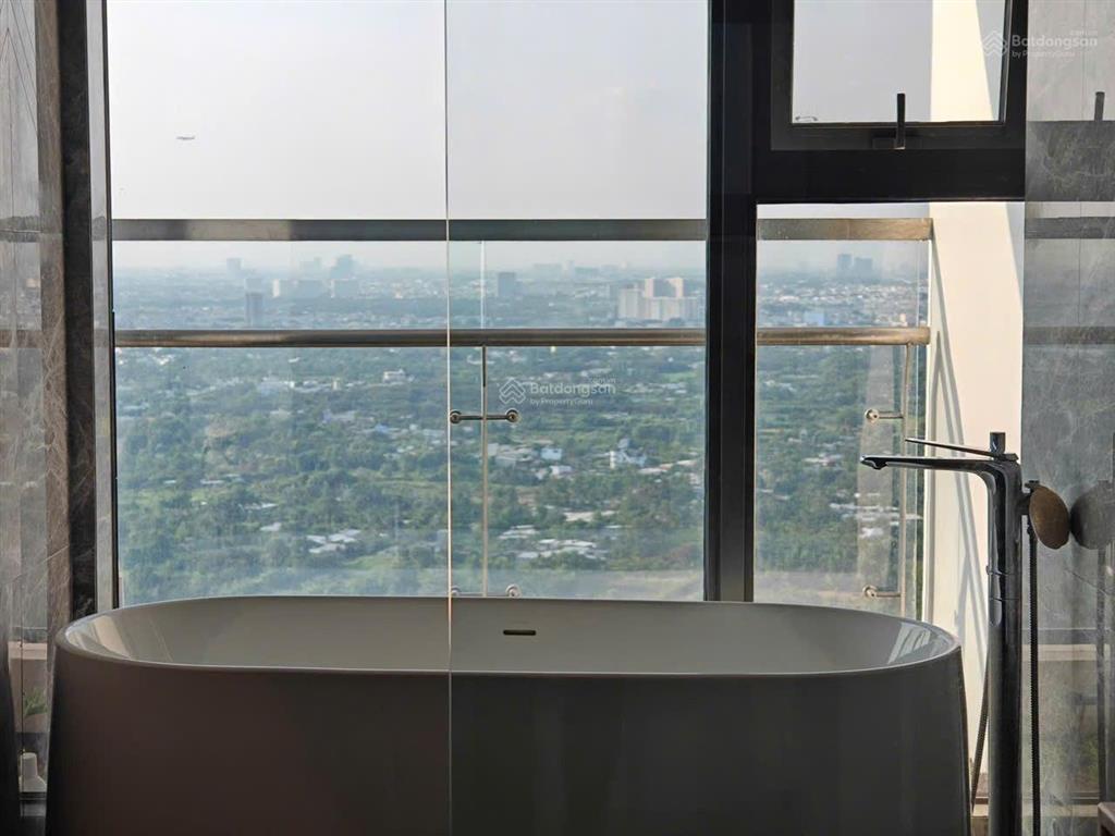 Cho thuê penthouse gateway quận 2, diện tích 584m2, view sông panorama, full nội thất, sân vườn