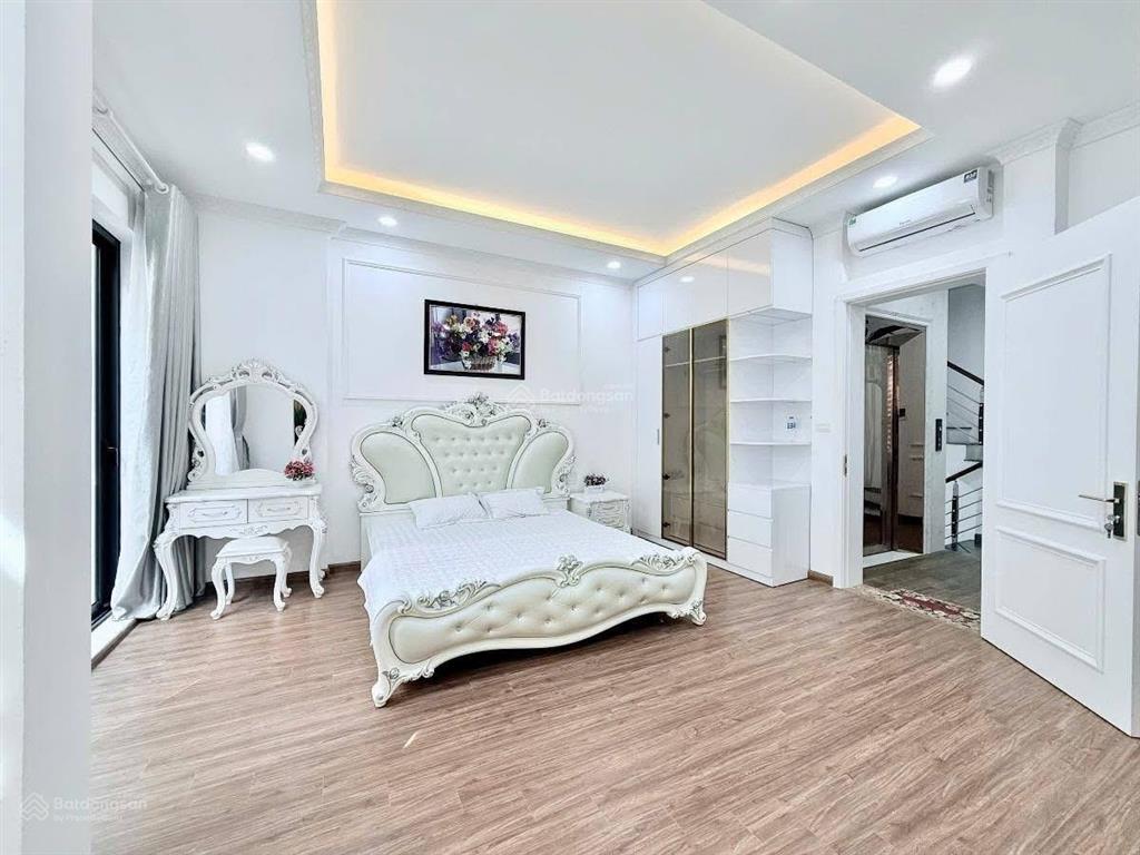 Chùa bộc đống đa 58m2 7 tầng thang máy 5m mặt tiền ngõ nông gần phố full nội thất ở ngay 17.8 tỷ