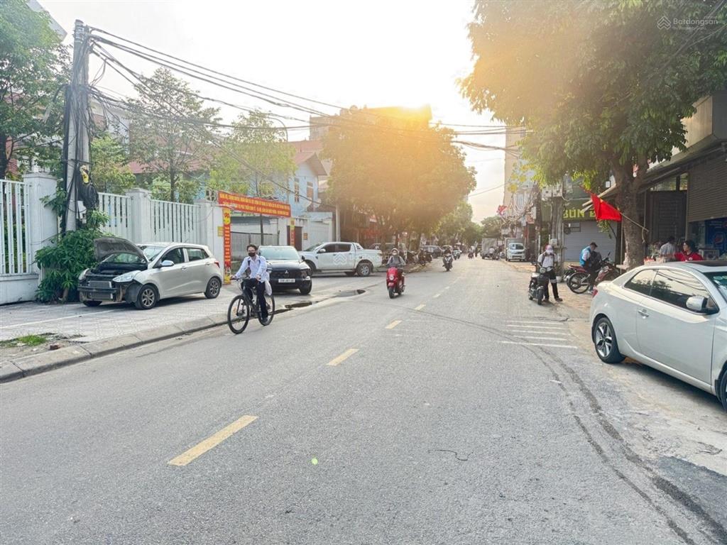 Nhà gỗ mát lạnh  ô tô tránh  vỉa hè  dt 80m  hơn 12 tỷ  kim chung, đông anh