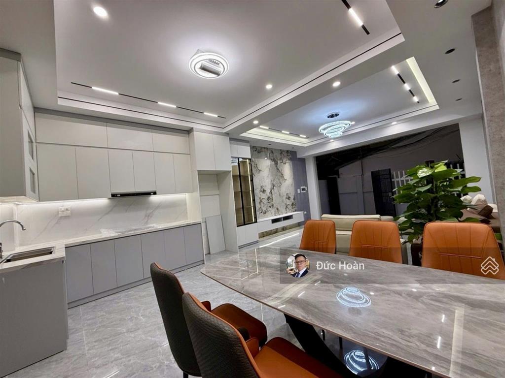 Nhà đẹp ngọc thuỵ, gần công viên, trường qt pháp  66m  nhỉnh 12 tỷ