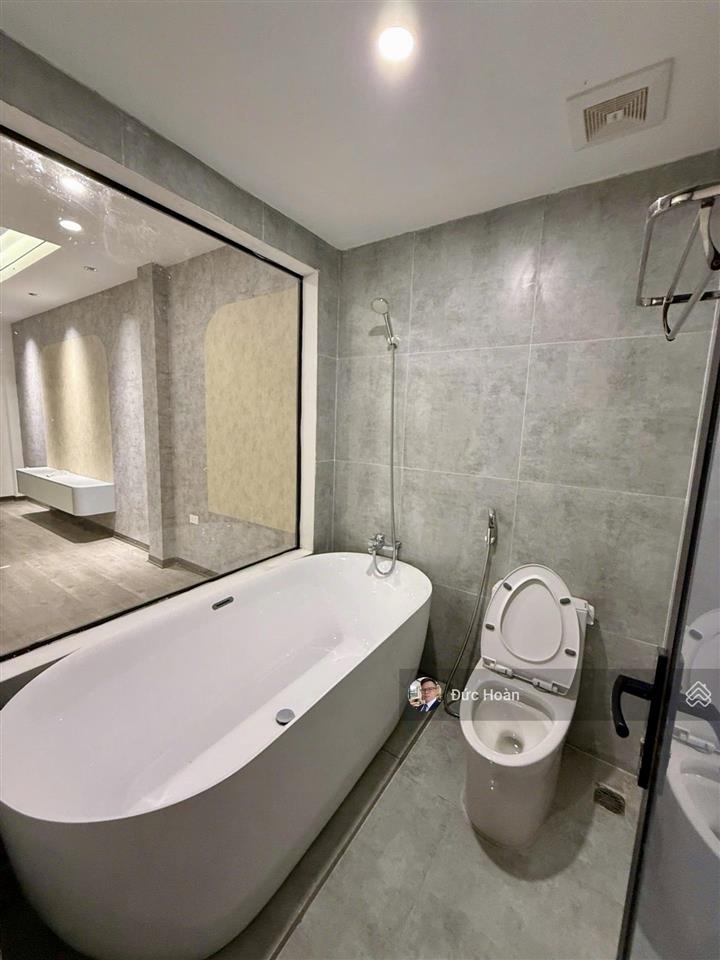 Nhà đẹp ngọc thuỵ, gần công viên, trường qt pháp  66m  nhỉnh 12 tỷ