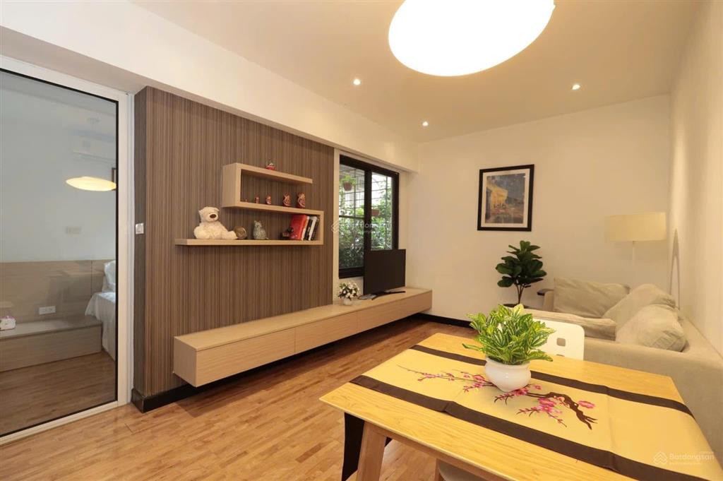 Trích sài vừa ở lại có dòng tiền  ô tô đỗ cửa  view hồ tây cực xịn  100m2  53 tỷ.