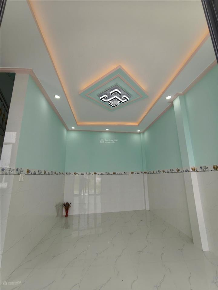 Cần bán nhà 1 trệt 1 lầu đường nhựa