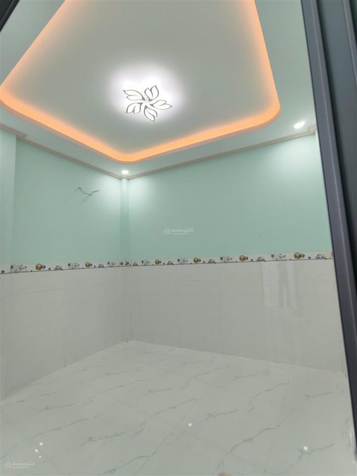 Cần bán nhà 1 trệt 1 lầu đường nhựa