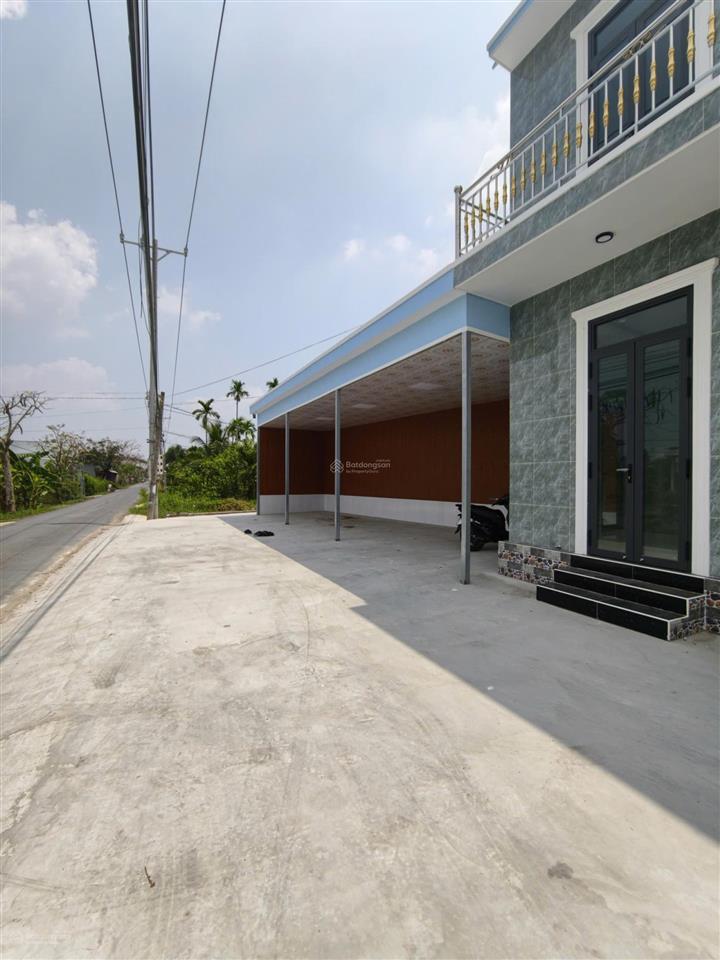 Cần bán nhà 1 trệt 1 lầu đường nhựa