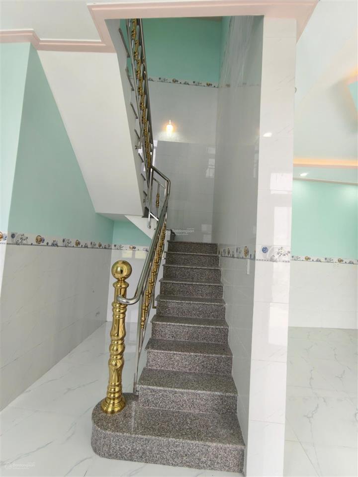 Cần bán nhà 1 trệt 1 lầu đường nhựa