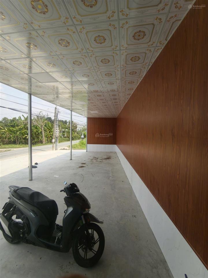 Cần bán nhà 1 trệt 1 lầu đường nhựa