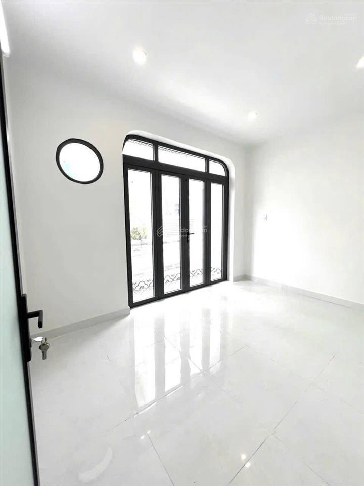 Nhà mới nở hậu 4x9m 1 trệt 1 lầu 2pn 2wc giá chỉ 4.1 tỷ giáp aeon tân phú