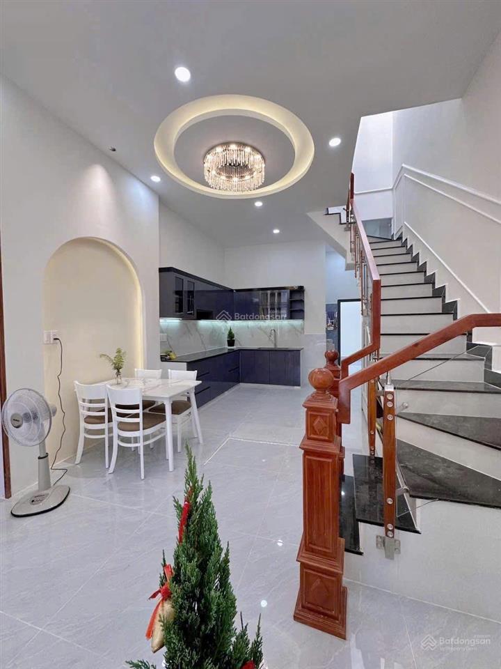 Chủ chuyển công tác bán gấp nhà 65,3m2 2 tầng 3pn hẻm xe hơi 6,2 tỷ