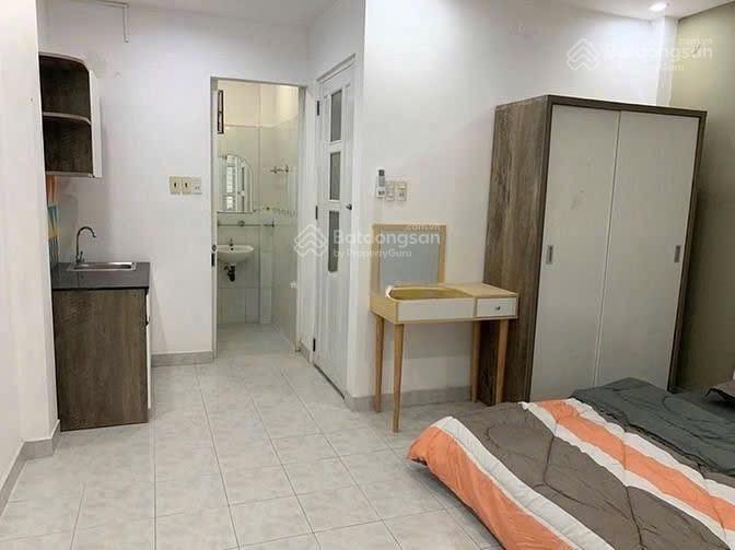 Giáp phú nhuận  nhà 3 tầng  hẻm xe hơi  90m2  8 phòng ngủ  sổ hồng riêng