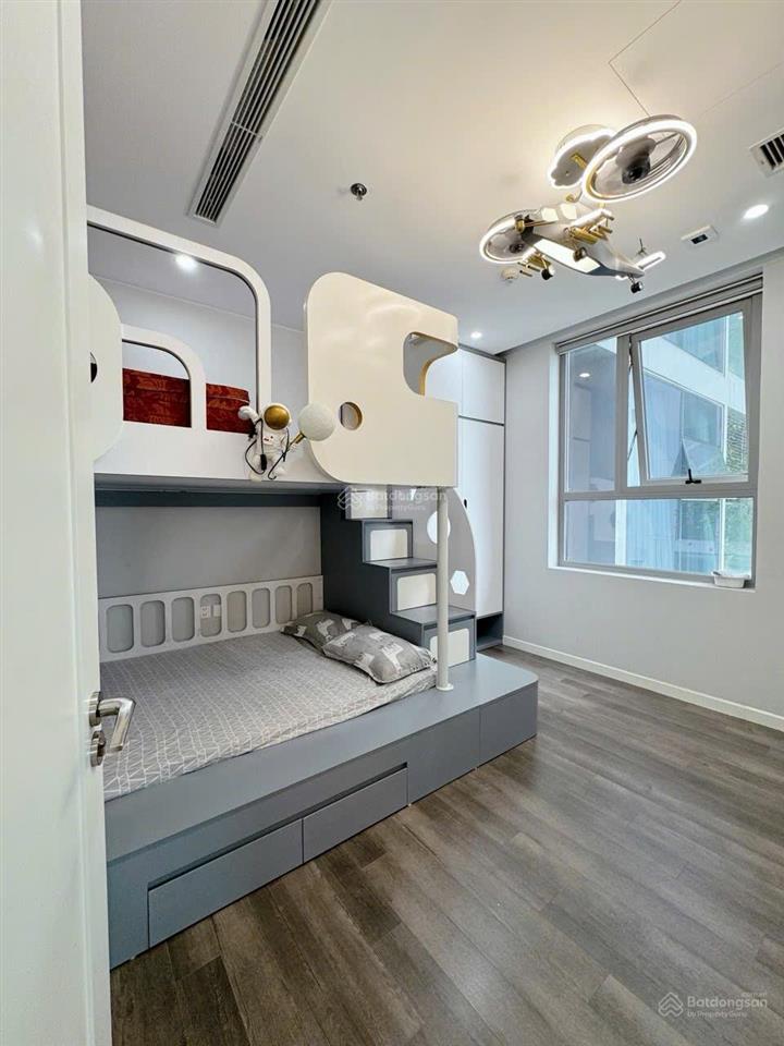 Em thùy chuyên bán the nine cần bán gấp căn hộ 3pn, 15 tỷ, 131 m2 nội thất siêu sang, giá tốt