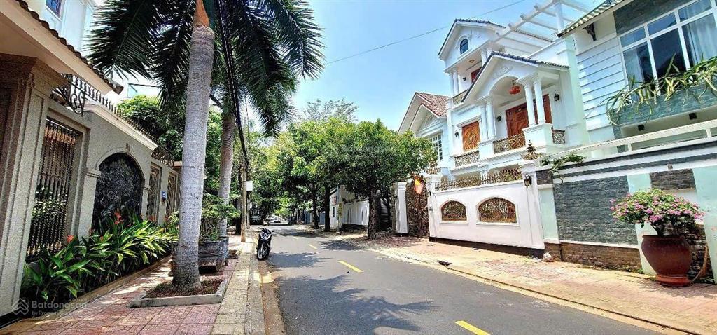 Cần bán biệt thự 1t2l căn góc 2 mặt tiền khu đại an  phường 9  vũng tàu  dt 182m2giá 22,5tỷ