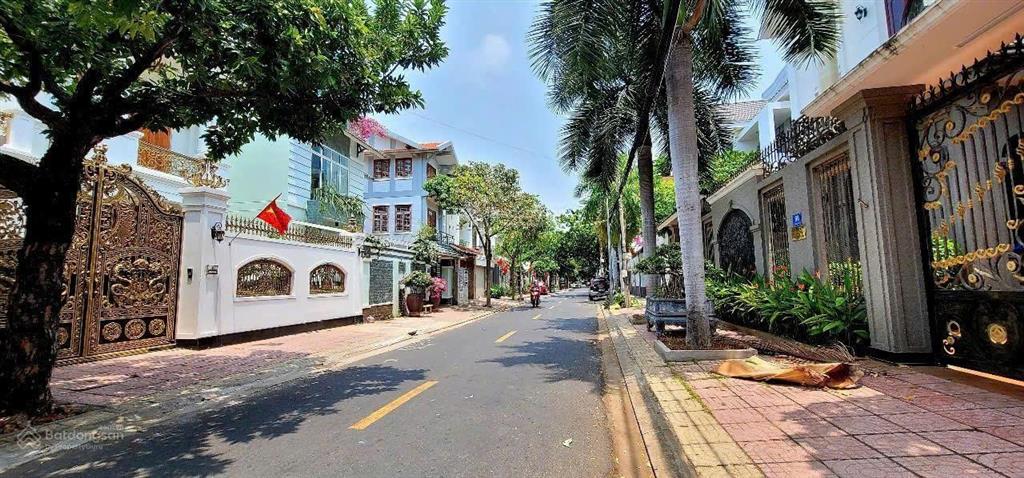 Cần bán biệt thự 1t2l căn góc 2 mặt tiền khu đại an  phường 9  vũng tàu  dt 182m2giá 22,5tỷ