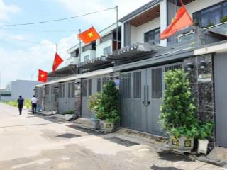 Nhà lầu hoàn công 88m2 đối diện sân golf long thành