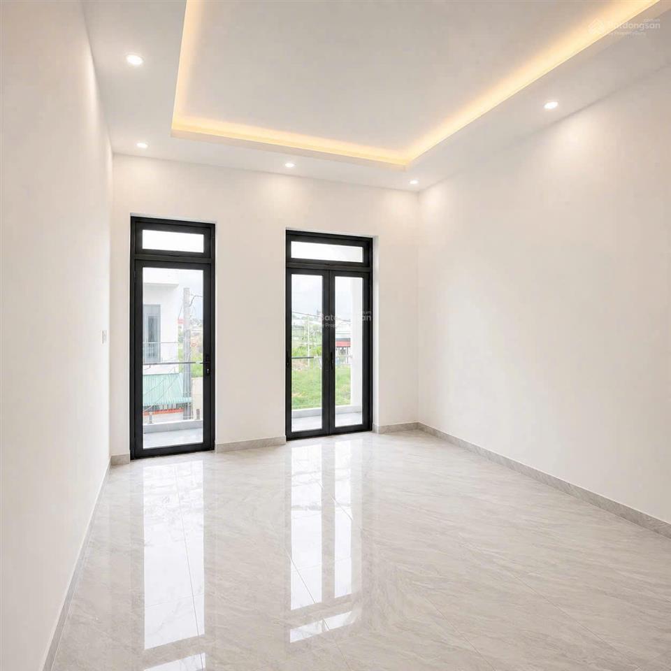 Nhà lầu hoàn công 88m2 đối diện sân golf long thành