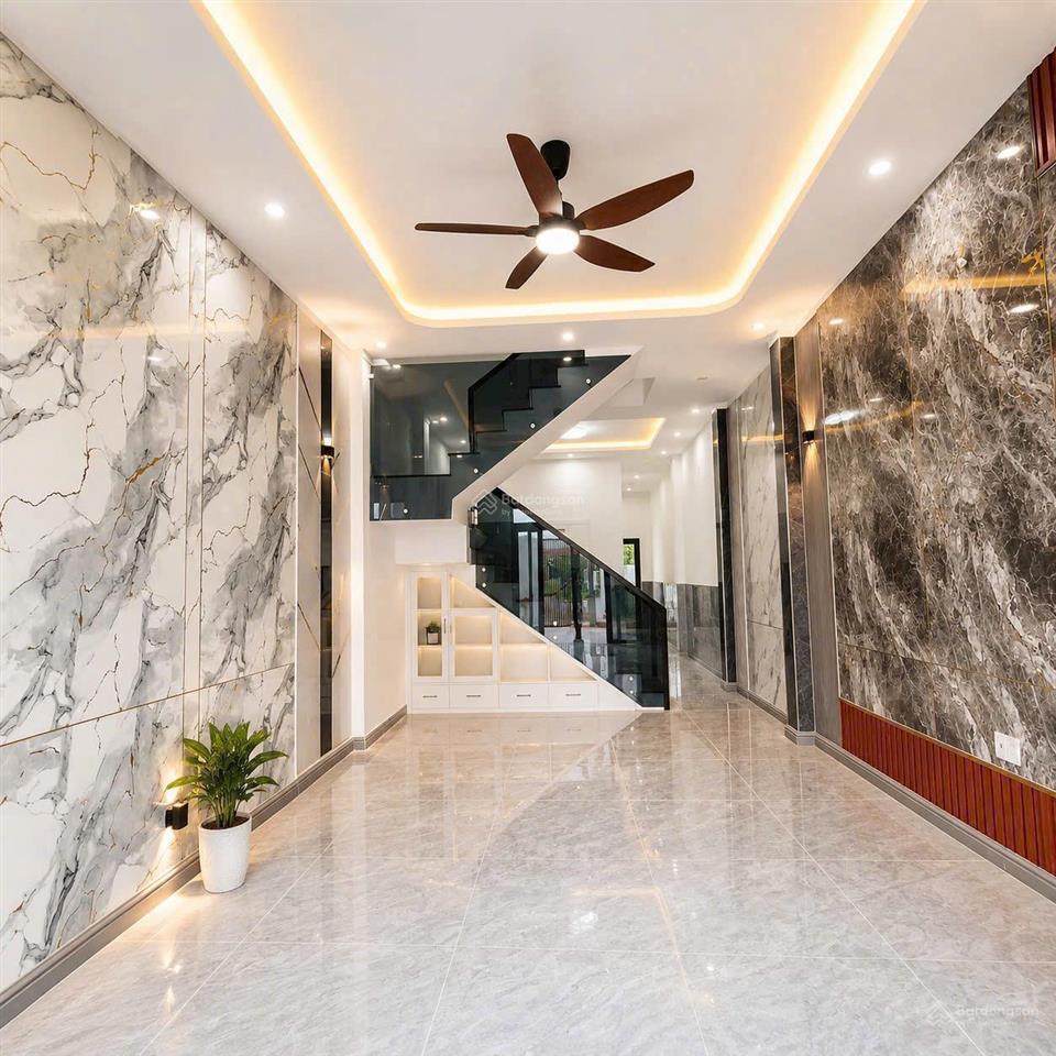 Nhà lầu hoàn công 88m2 đối diện sân golf long thành