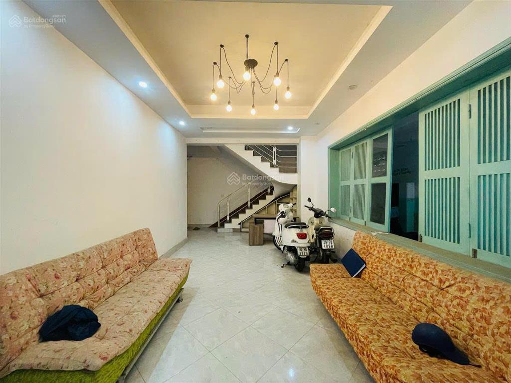 Biệt thự cạnh ciputra  hơn 200tr/m2  200m2  gía tốt nhất khu  cần bán gấp