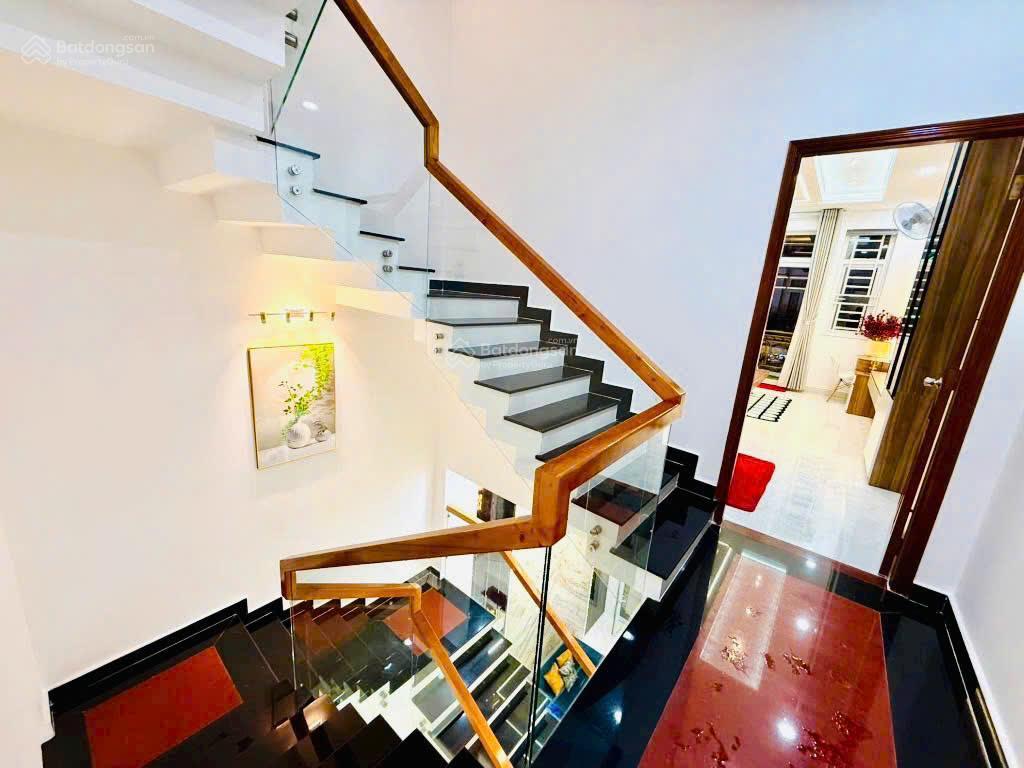 Bán nhà hẻm võ thị sáu ngay công viên lê văn tám phường tân định quận 1, dt 6.5x18m, giá 28 tỷ